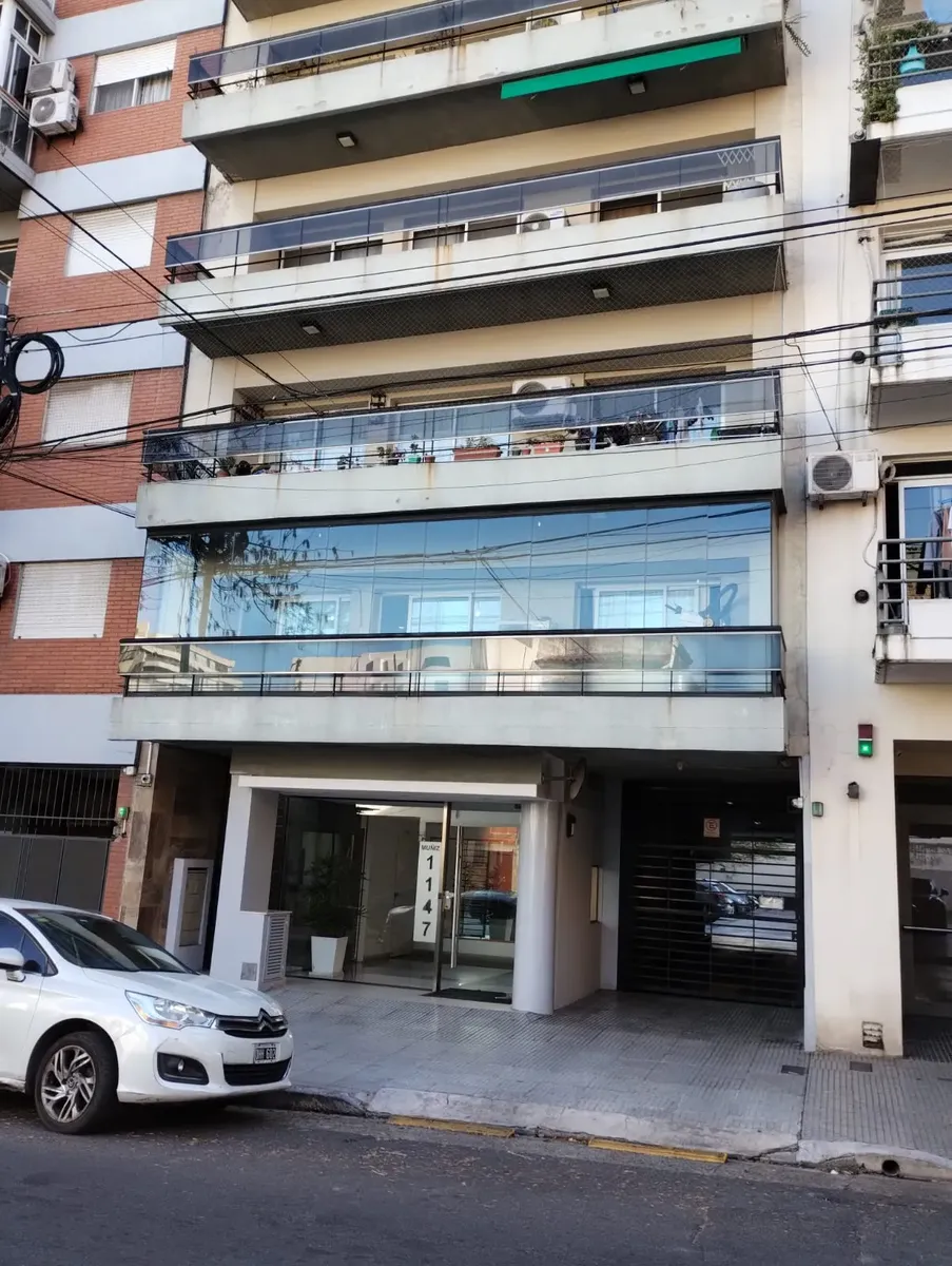 Dpto 2 Ambientes Con Cochera Cubierta. El Precio Incluye Cochera. Vista Abierta Y Luminoso