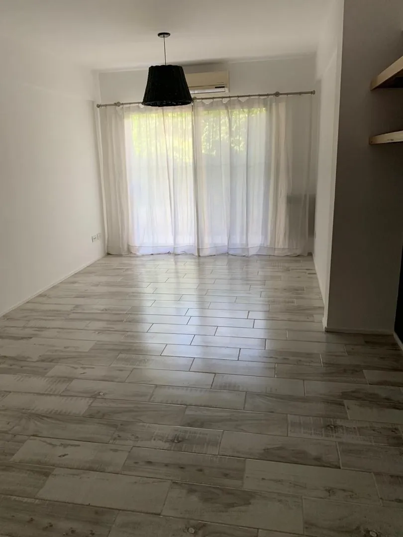 Ground-floor with private garden