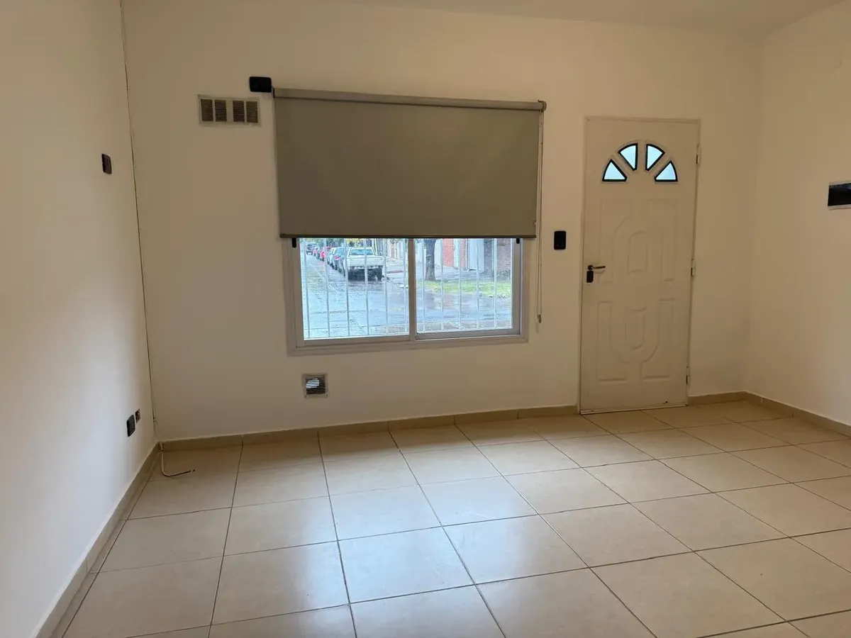 Alquiler  Departamento 2 Ambientes Con Patio  Alte Brown 2495 Uf 3