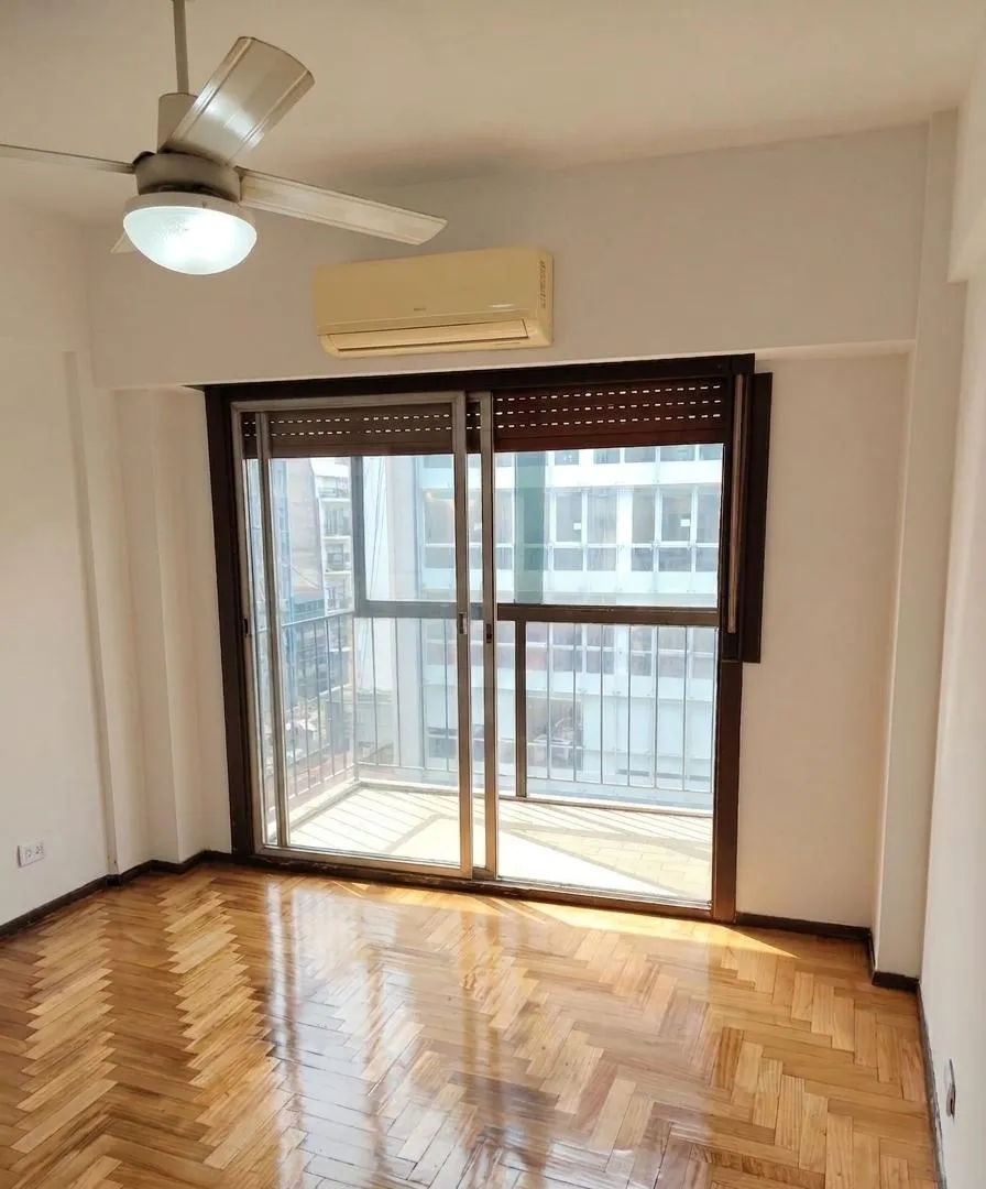 Departamento De 3 Amb C/dep., 6° Piso Sobre Av. Corrientes, A Metros De Montevideo