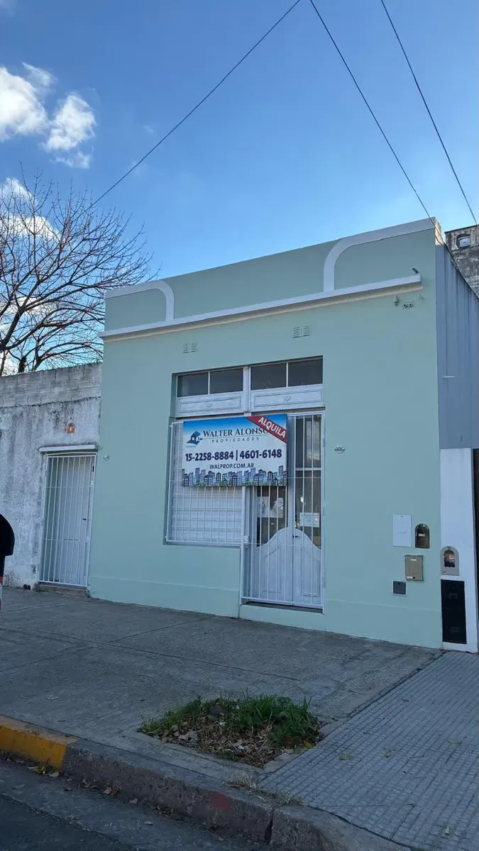 Local Con Vivienda, Villa Lugano, Entrada Independiente