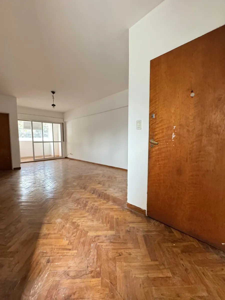 Dpto 2 Ambientes C/ Balcón En Alquiler - Floresta