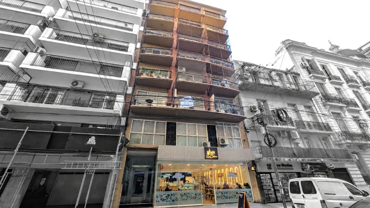 Monoambiente con balcón en Recoleta