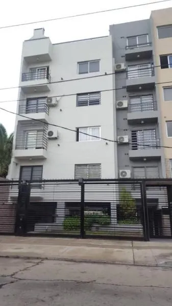 Departamento 2 Amb. Convertido En 3 Amb. Con Balcon