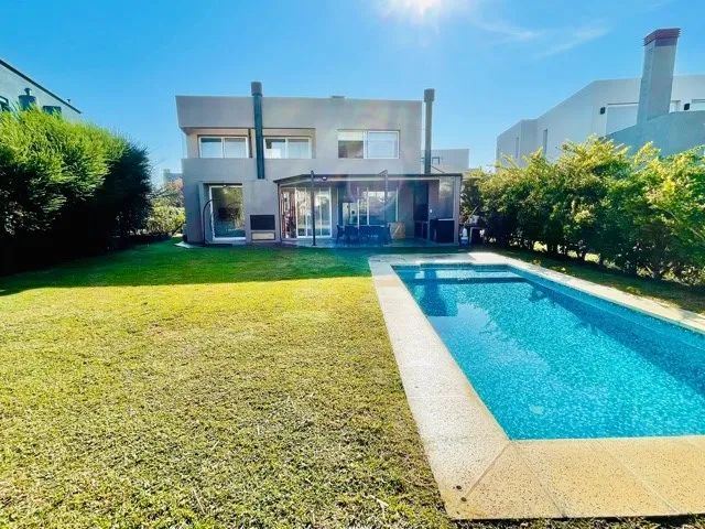 Casa En Alquiler Con Muebles En Los Alisos, Nordelta