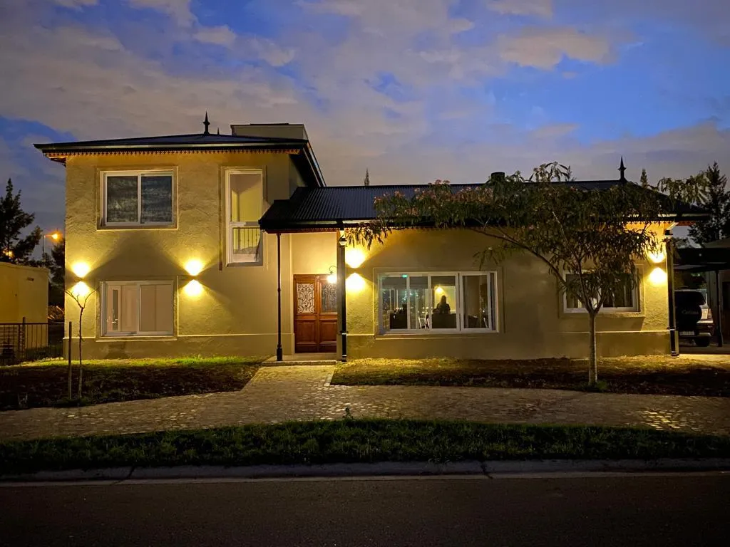 3BR house, heated pool