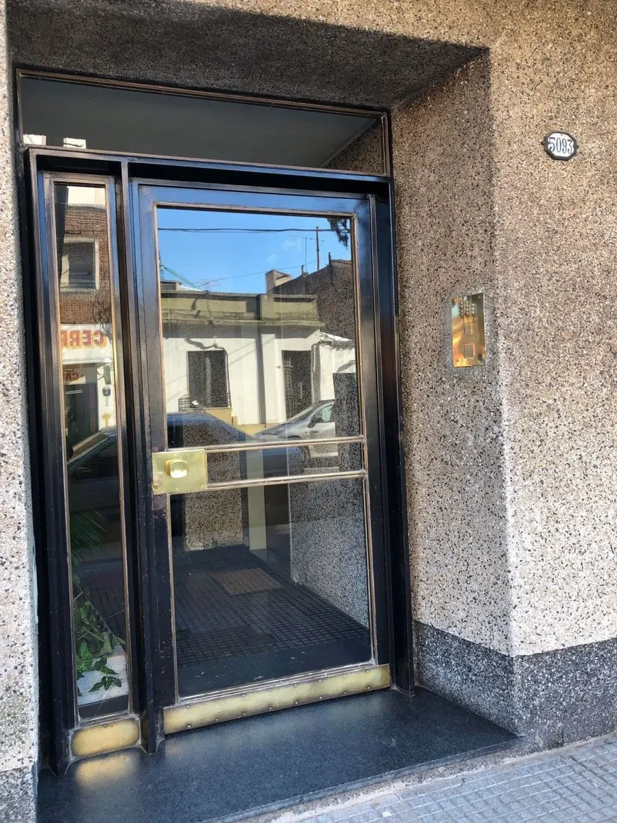 3 ambientes con patio en PB