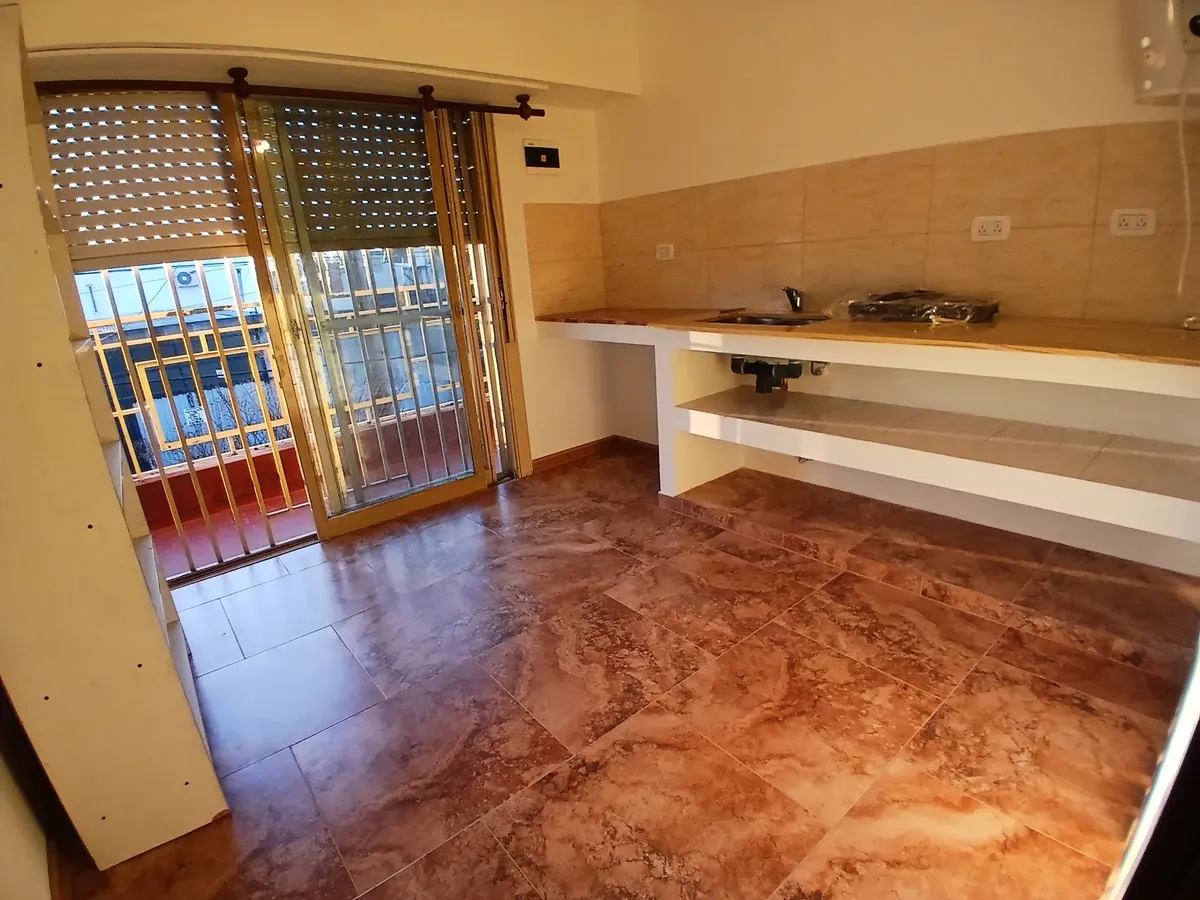 Departamento Dos Ambientes. Moron