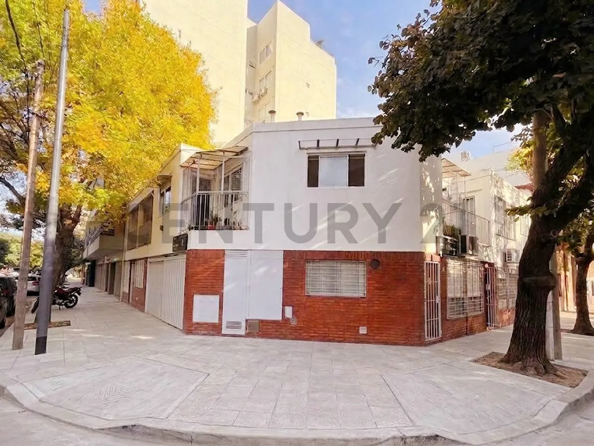 PH 1° piso esquina, 61 m²