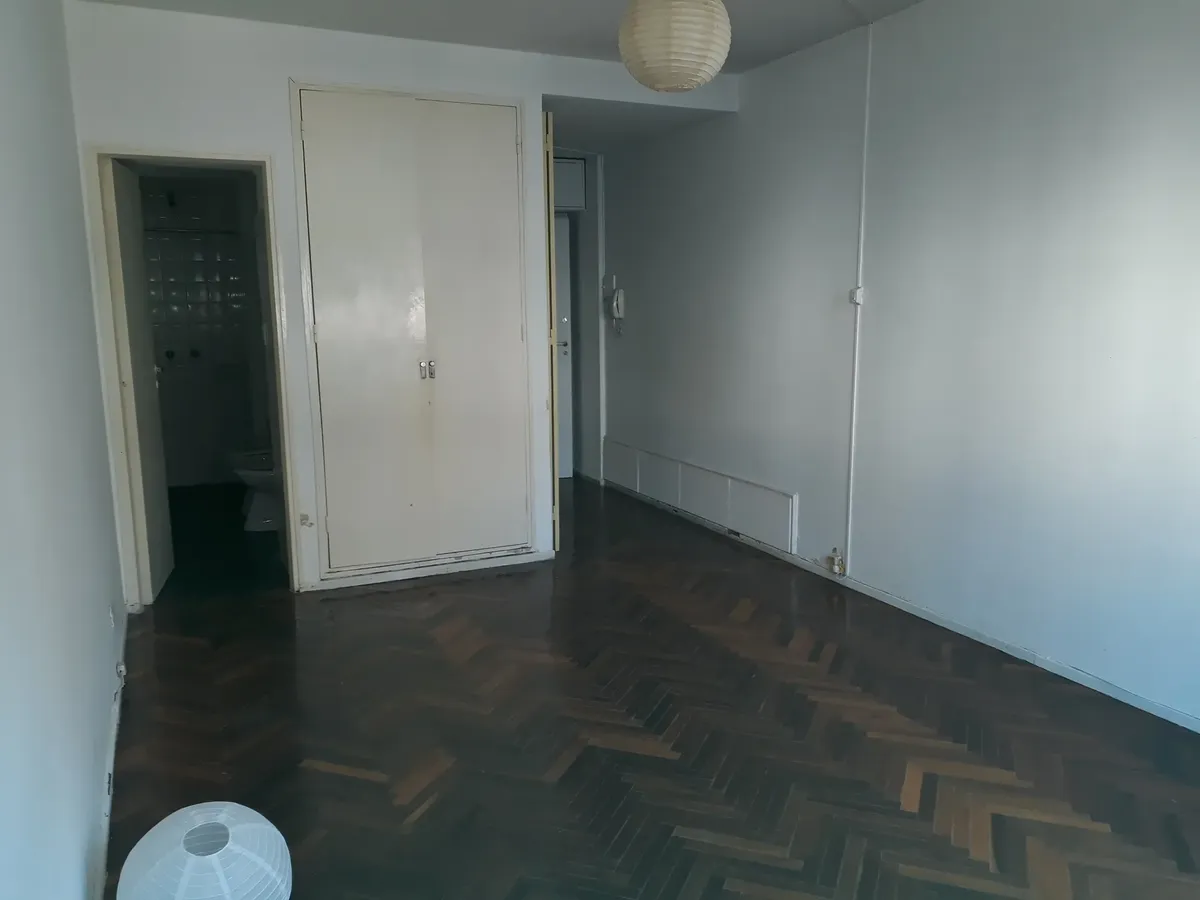 6° piso monoambiente con parquet