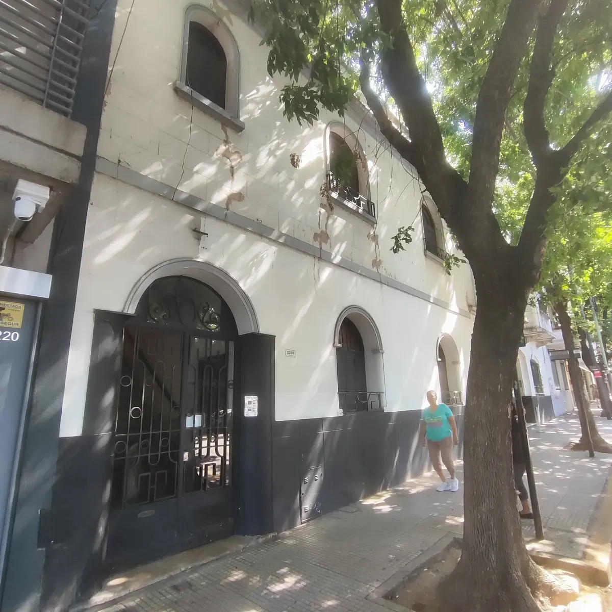 Ambiente Y Medio. Bajas Expensas. Zona Once,
