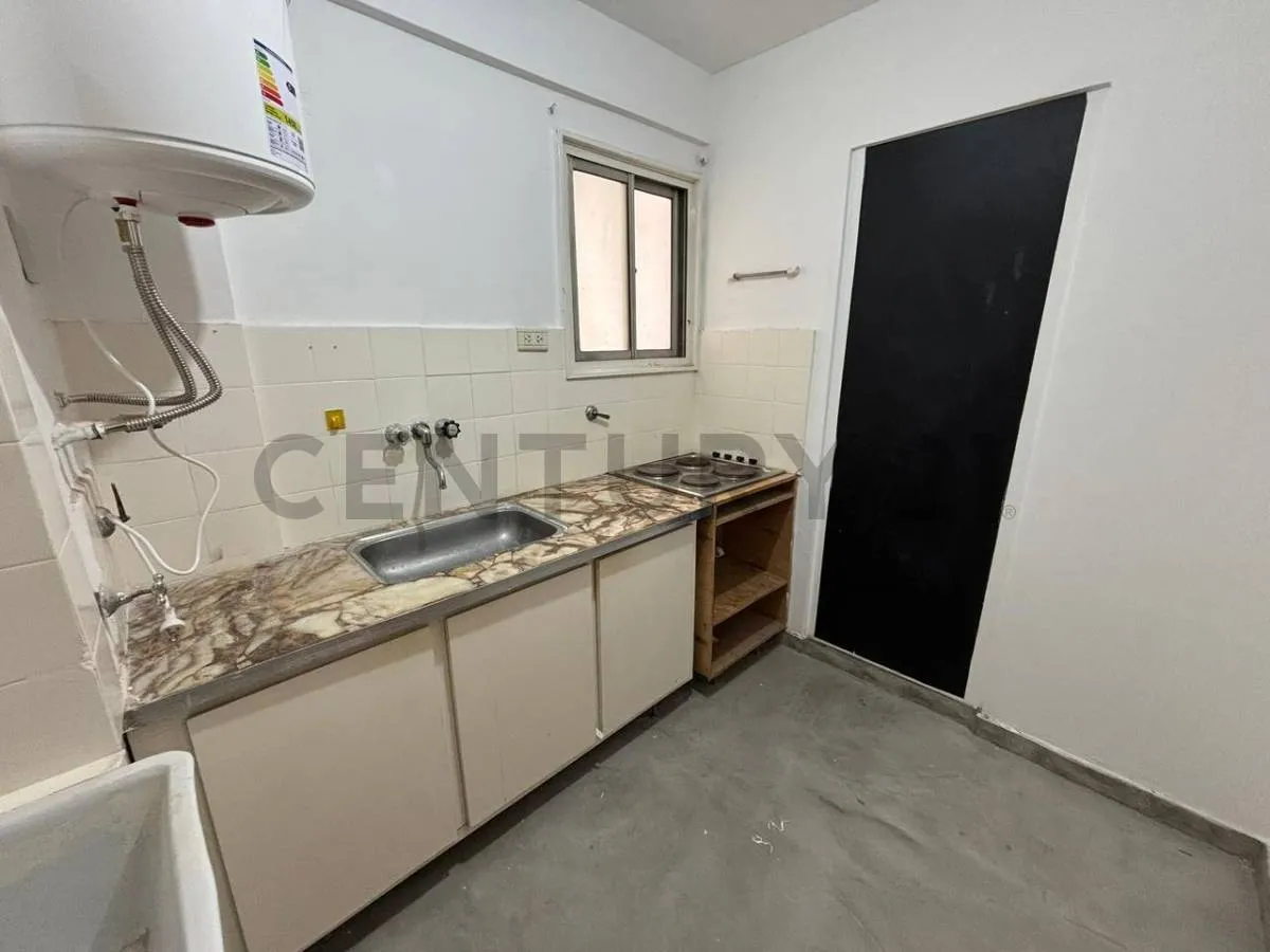 Departamento En Alquiler En La Plata De Dos Dormitorios Con Balcón