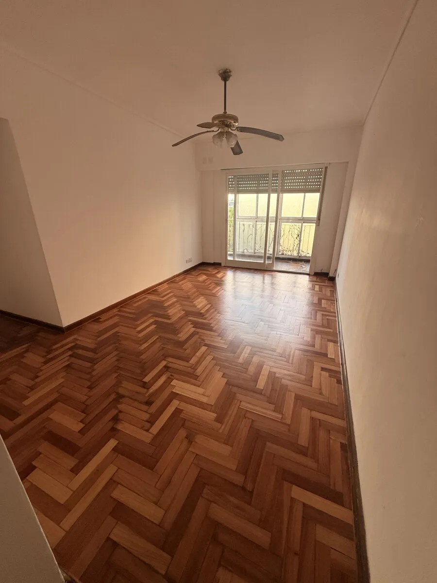 75 m², 2 dormitorios, balcón