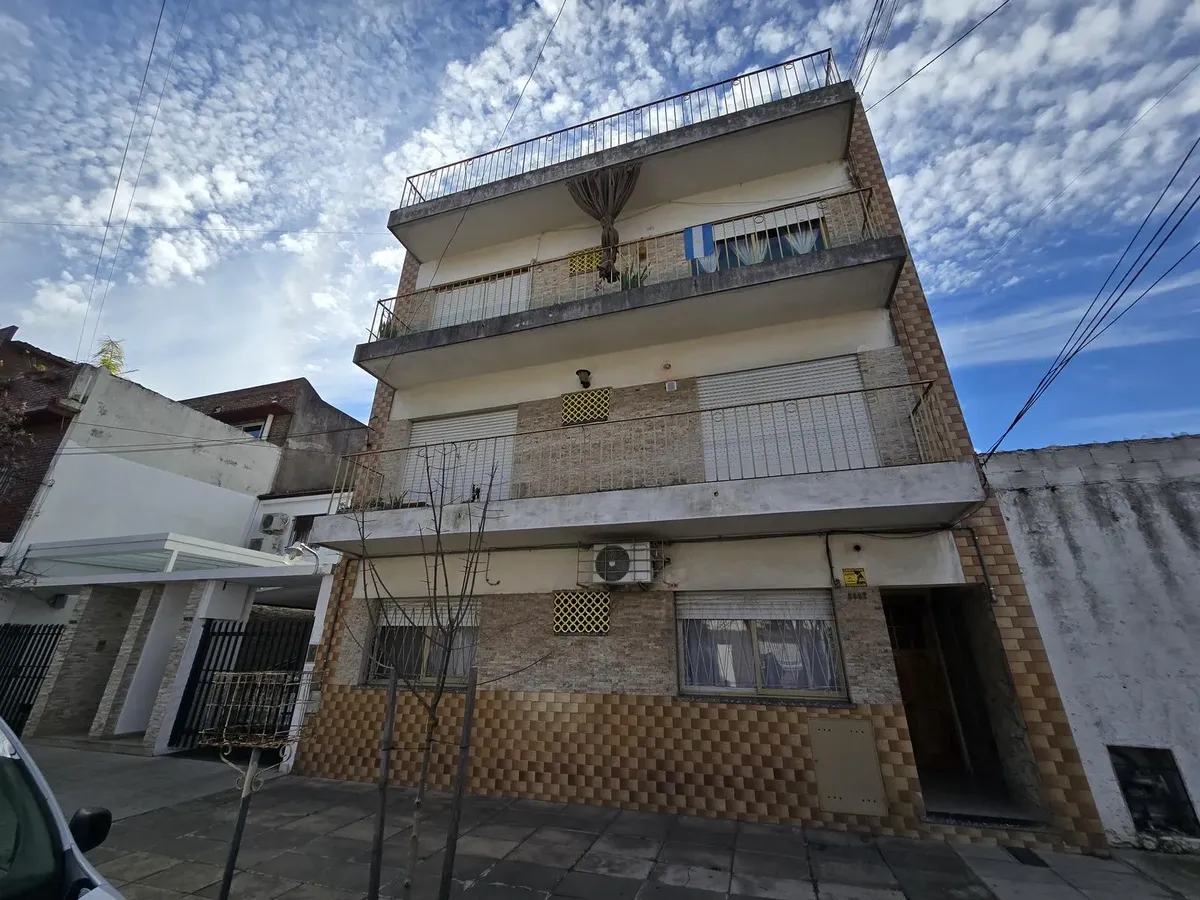 Departamento 3 ambientes con balcón