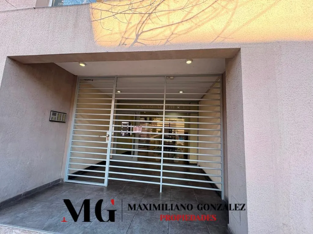 Monoambiente amoblado con balcón