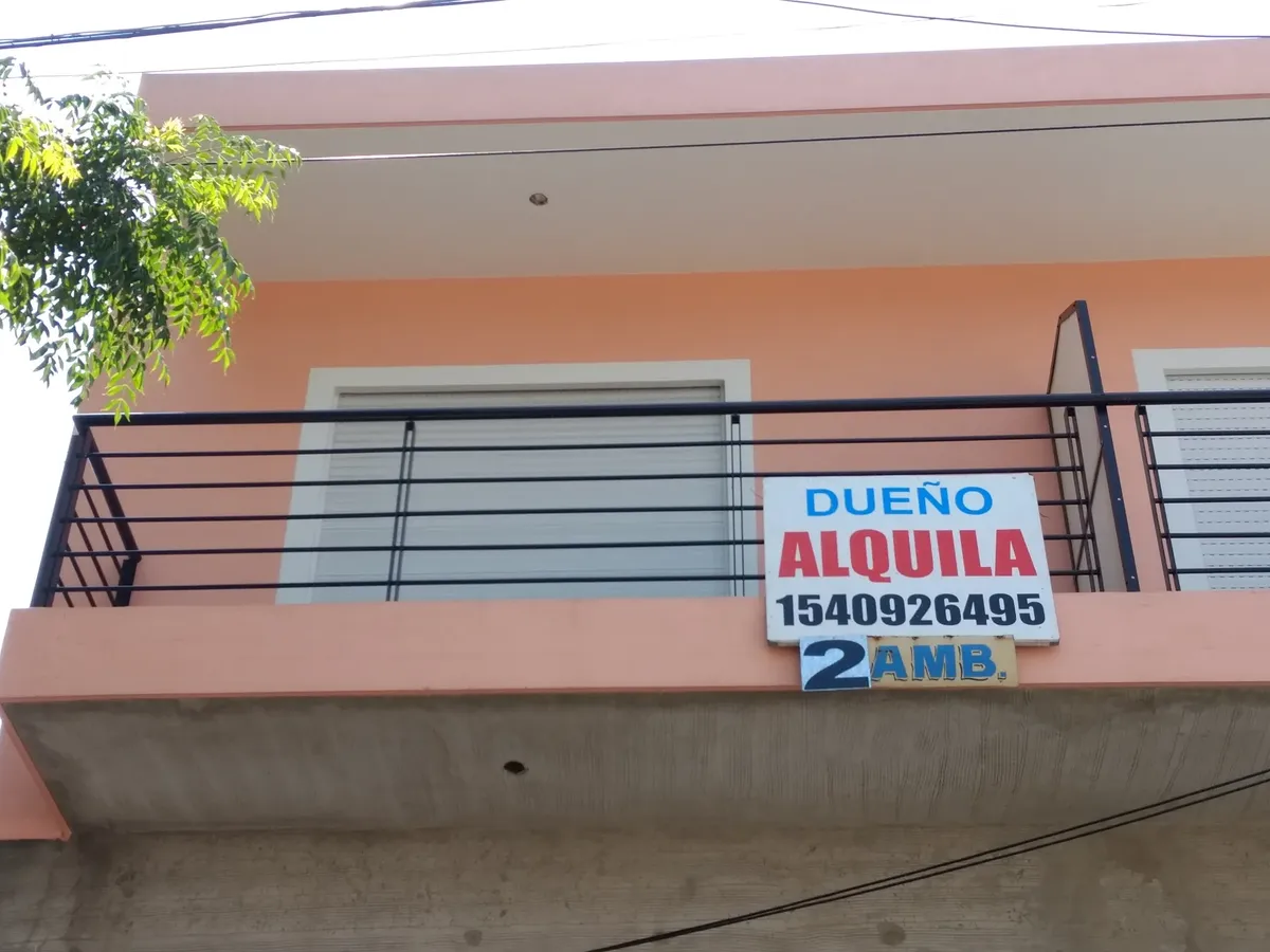 2 ambientes con balcón y patio