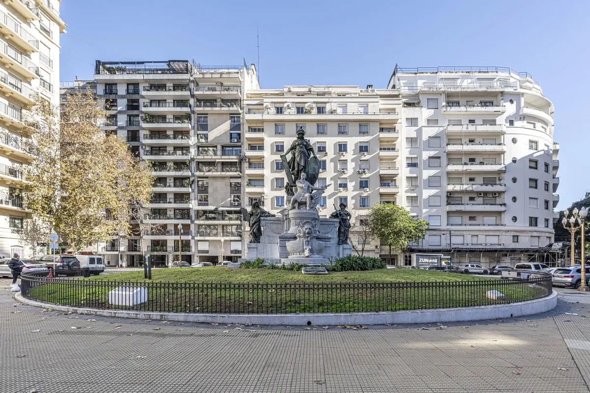 3° piso con balcón y cochera