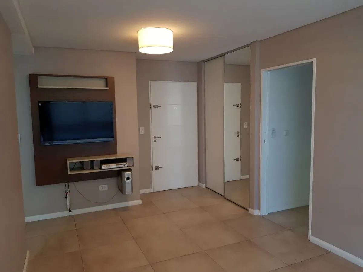 2 ambientes con balcón