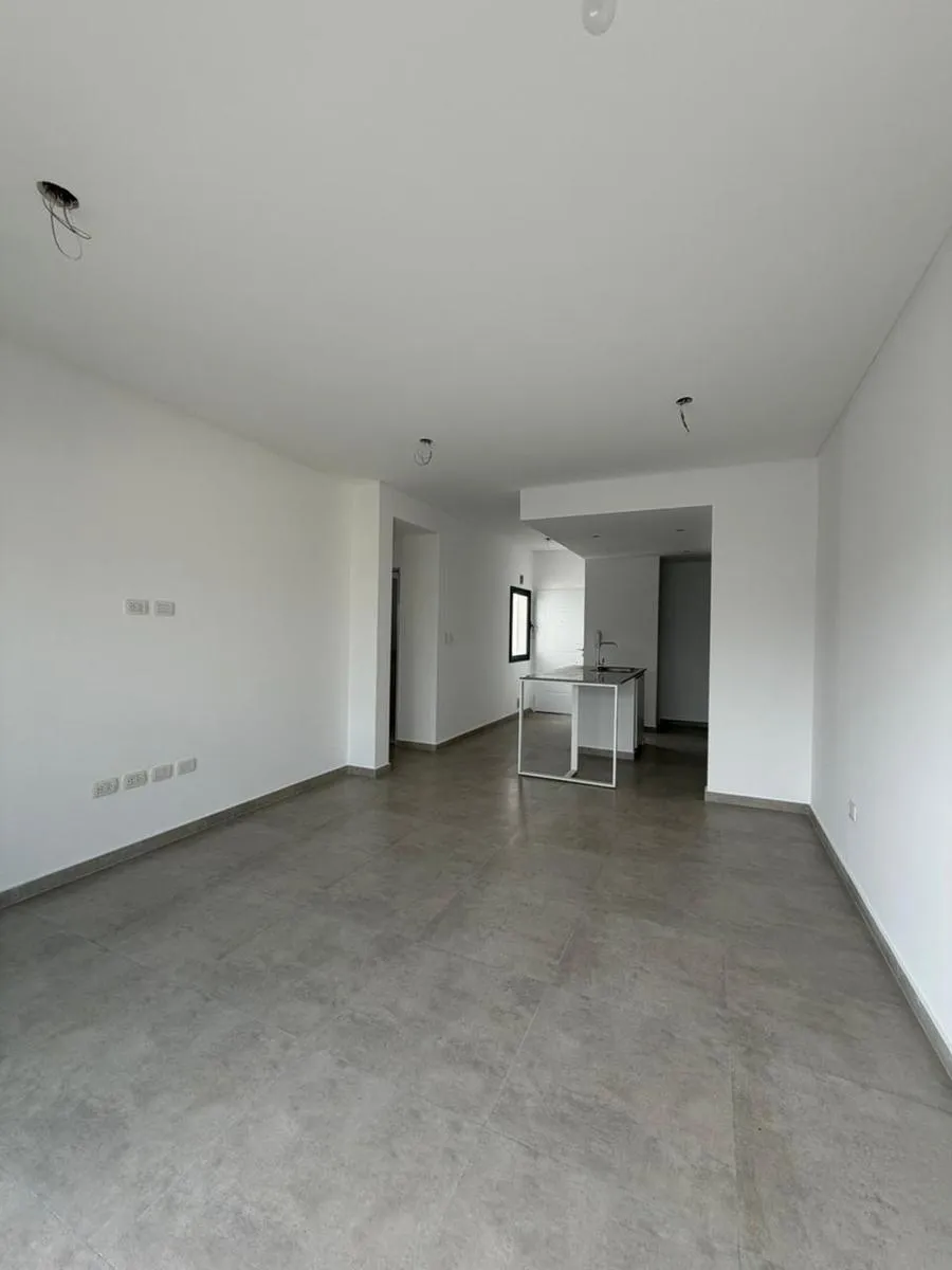Departamento Tres Ambientes En Alquiler - Wilde