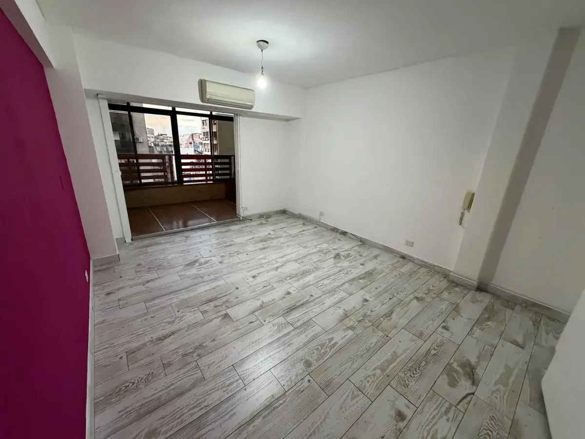 Studio with balcony, 14th floor