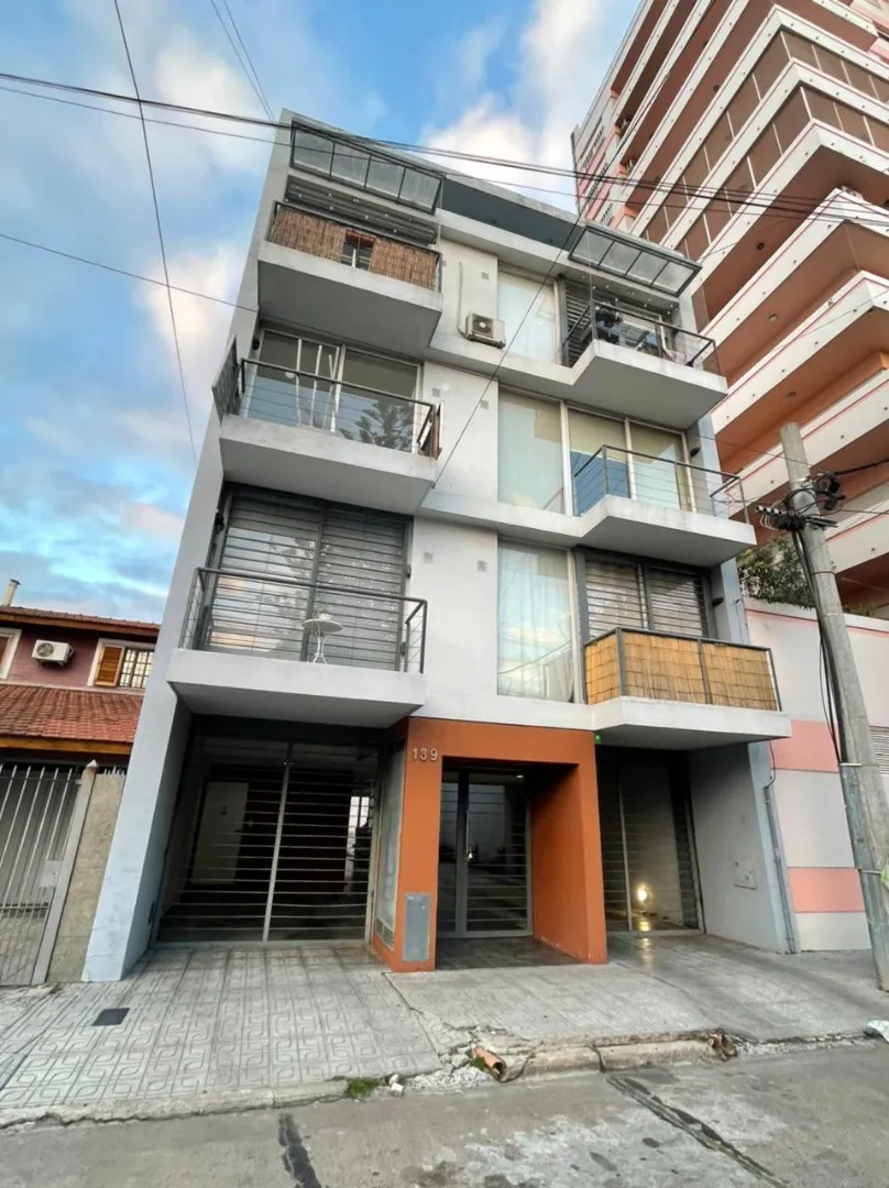 2 ambientes con balcón y cochera