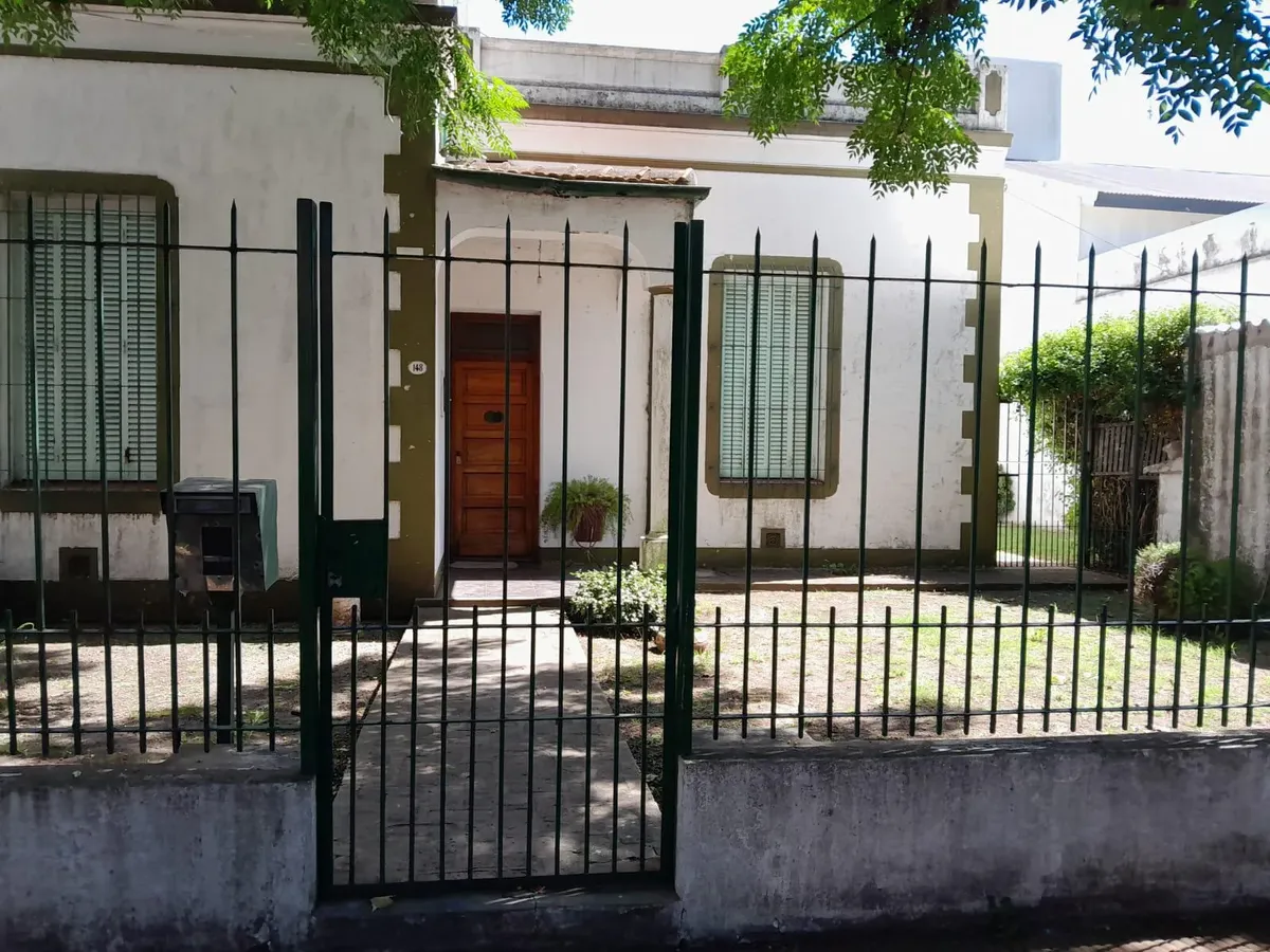 Casa antigua con gran parque