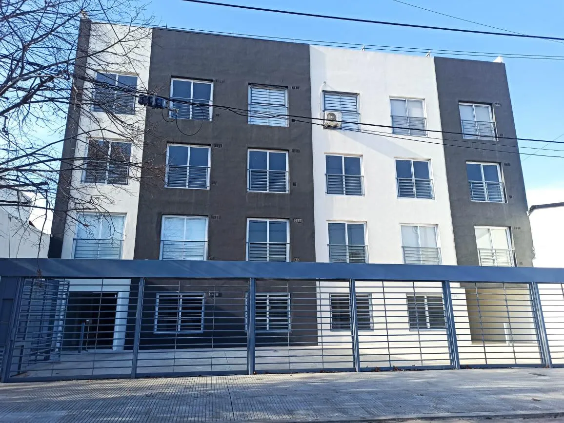 Departamento De 2 Ambientes En Alquiler  Haedo Norte