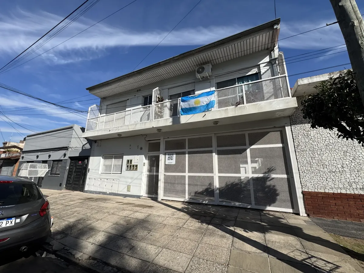 2 ambientes con cochera y patio