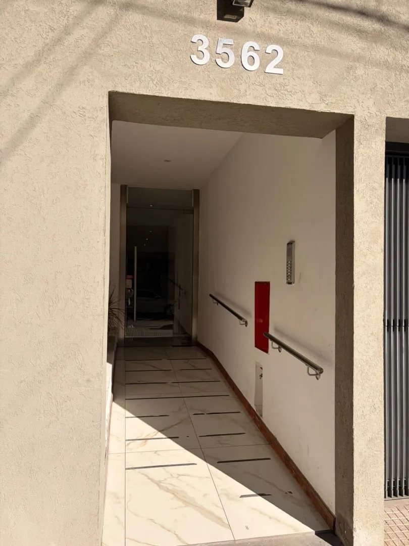 Monoambiente con balcón aterrazado