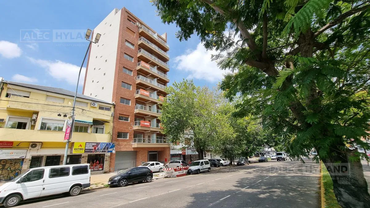 2 ambientes con balcón y parrilla