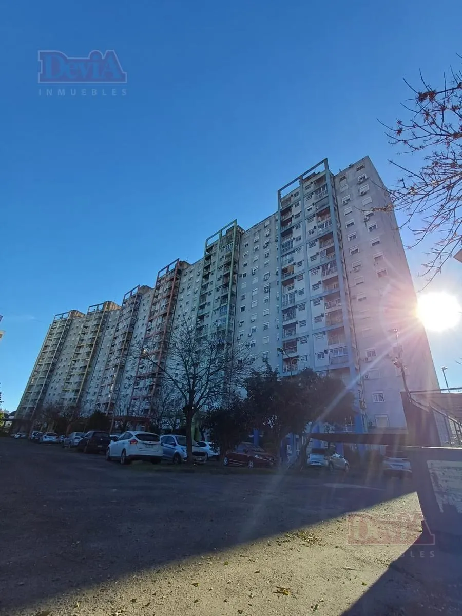 Piso 11 con balcón y río