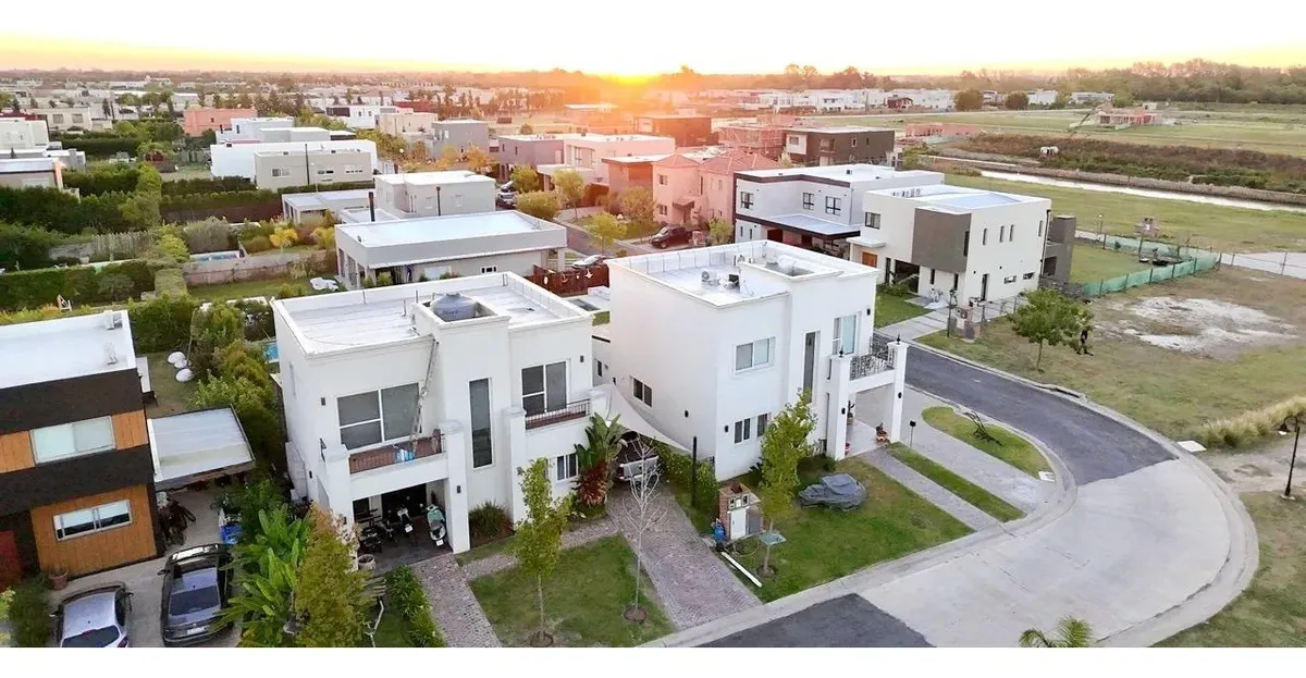 Casa en dos plantas, vista al río