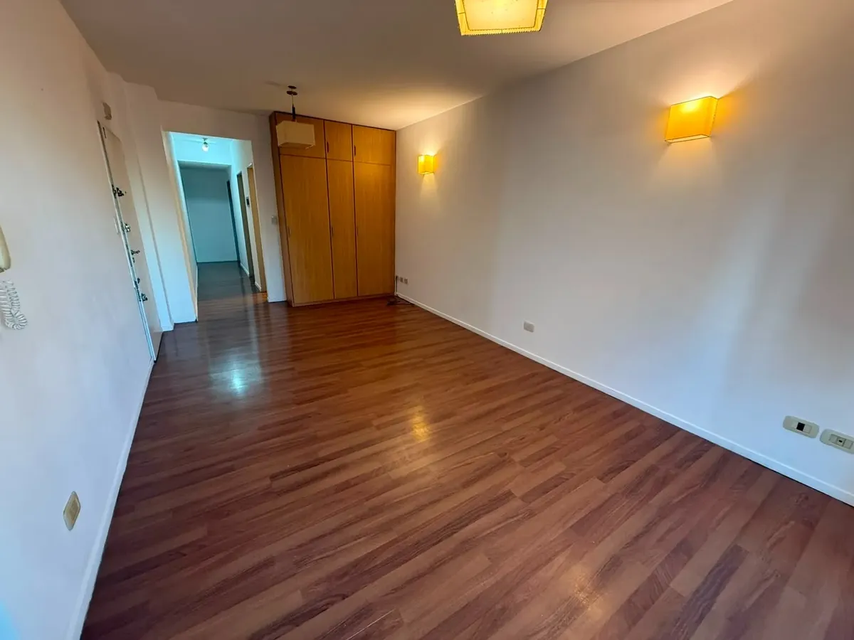 Departamento De 3 Amb. C/balcón Cerrado Fte