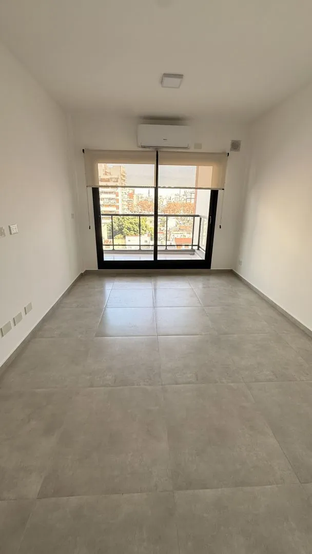 2 ambientes con balcón