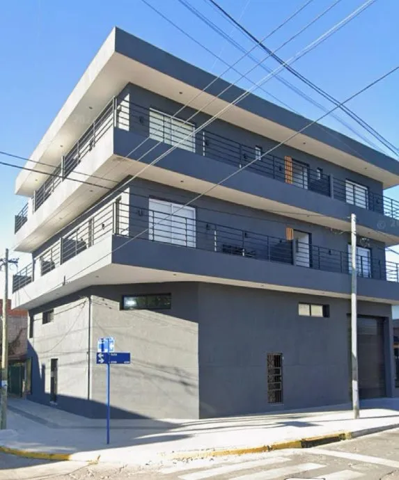 Dúplex en esquina con 2 balcones