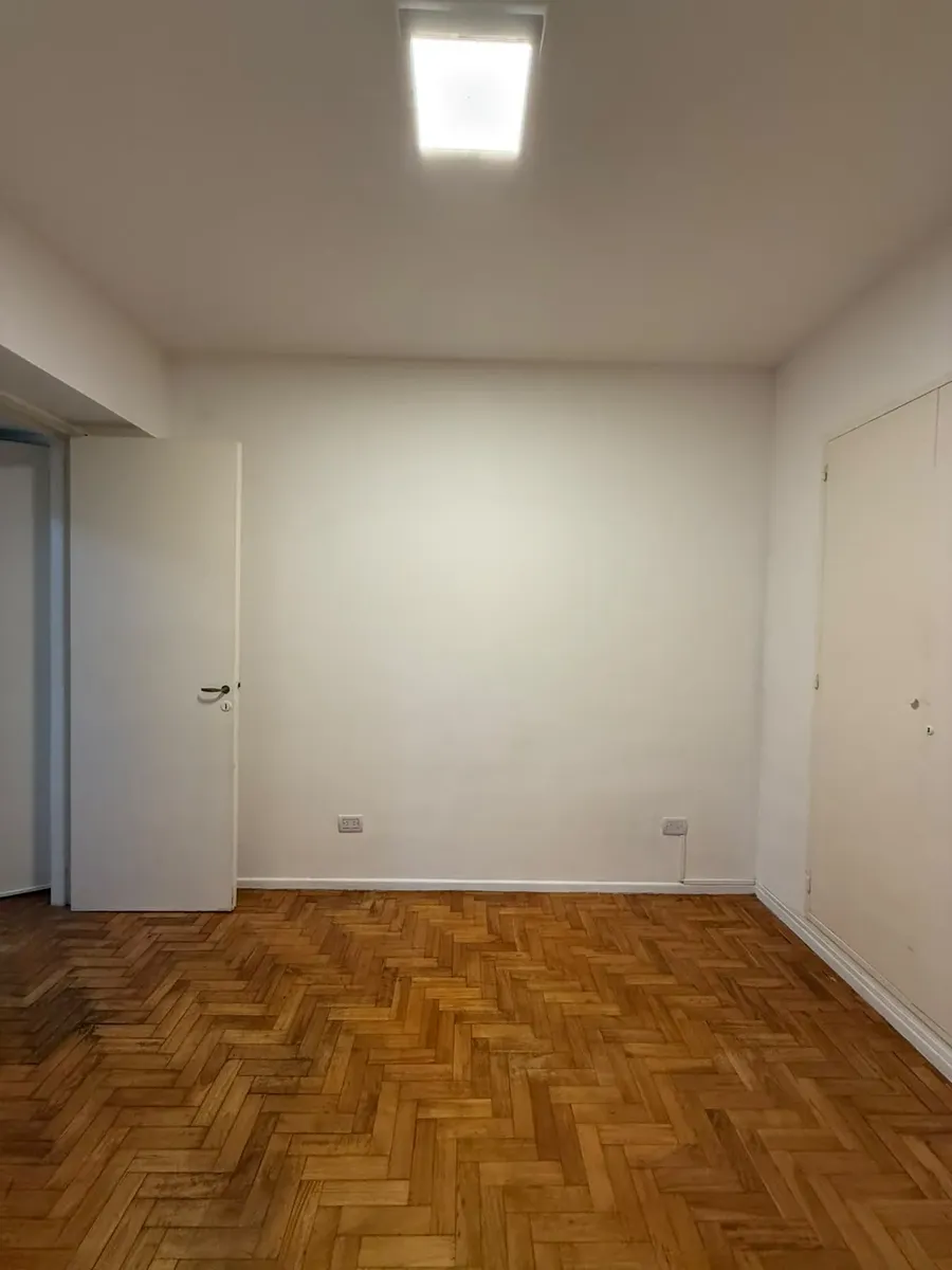 2-room unit with front balcony