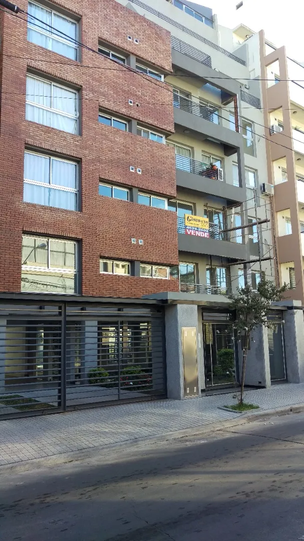 3rd-floor north-facing studio