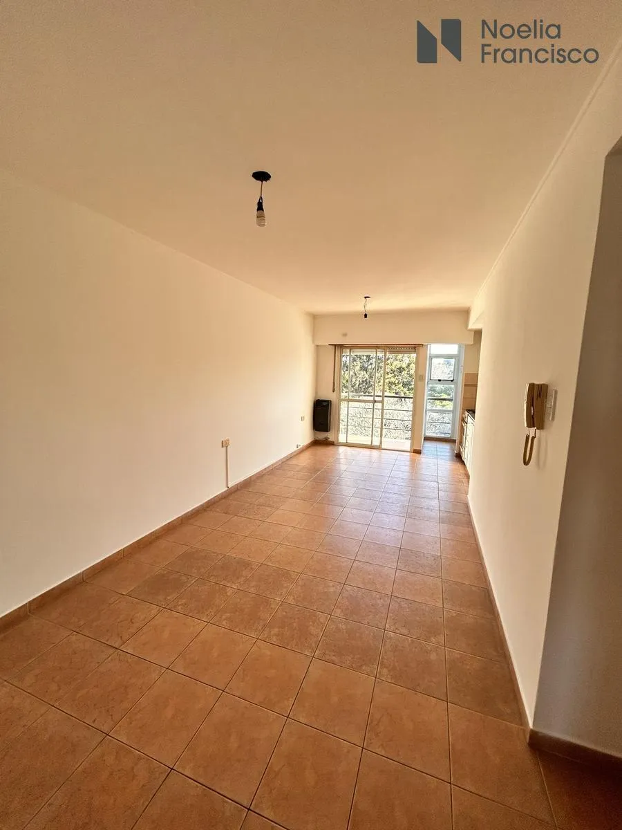 Apartamento 1 dormitório com varanda