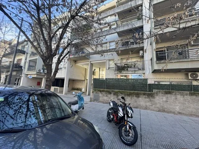 3rd-floor studio with amenities