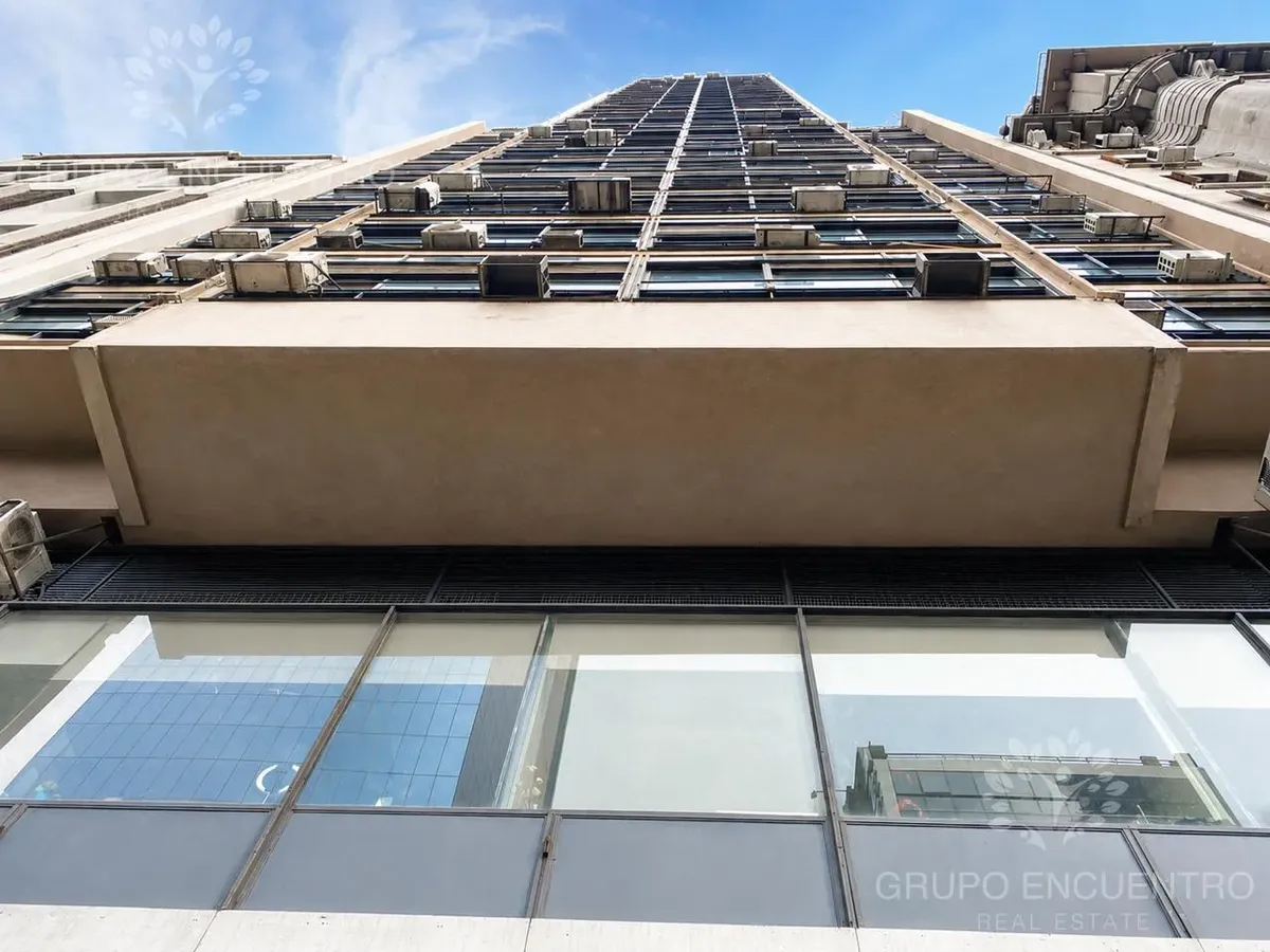 Departamento En Alquiler, Microcentro. Muy Luminoso, Silencioso, Apto Profesional Y Residencial.