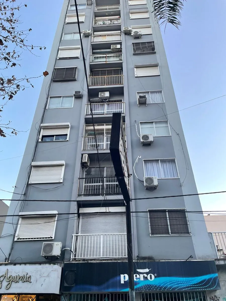 35 m² contrafrente, ascensor
