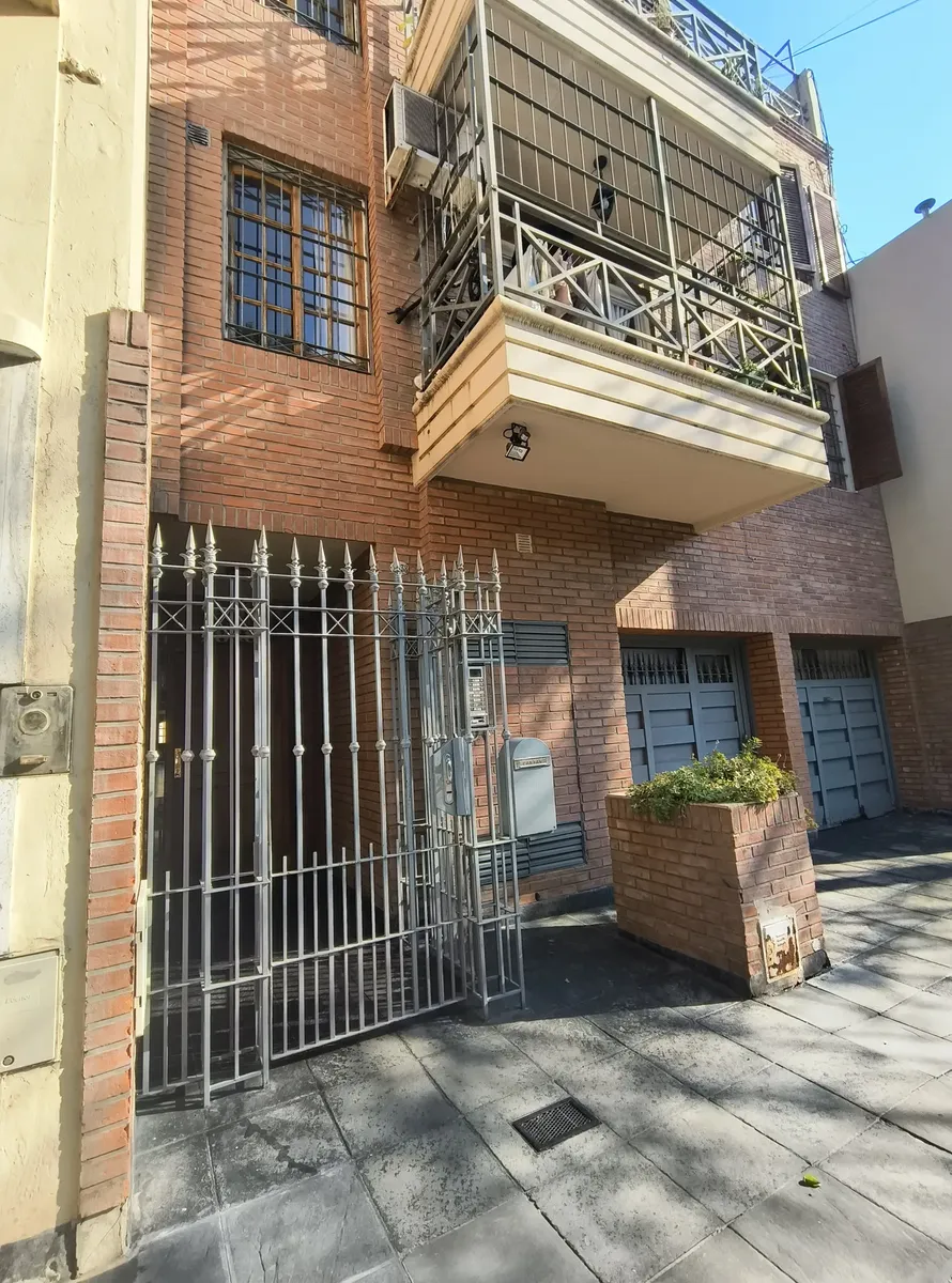 2BR with balcony and pool