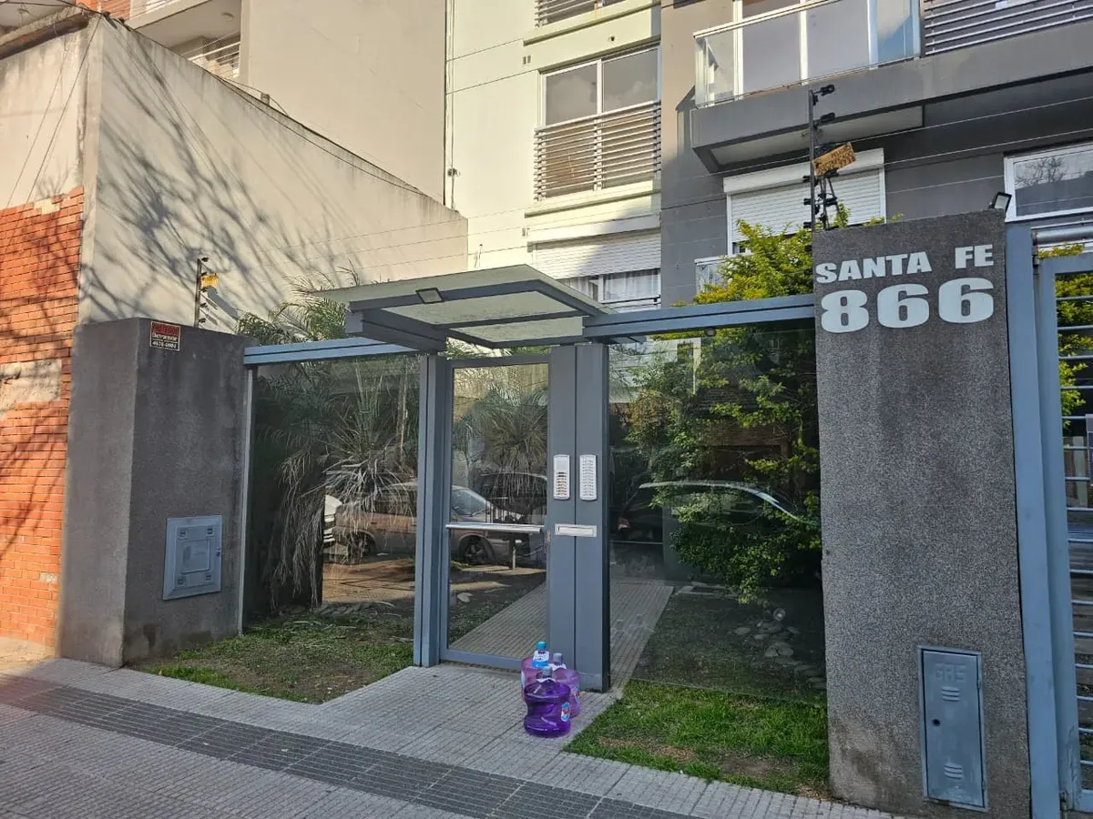 2 ambientes con balcón