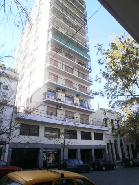 Excelente Depto De 4 Ambientes Al Frente Con Balcon Cochera