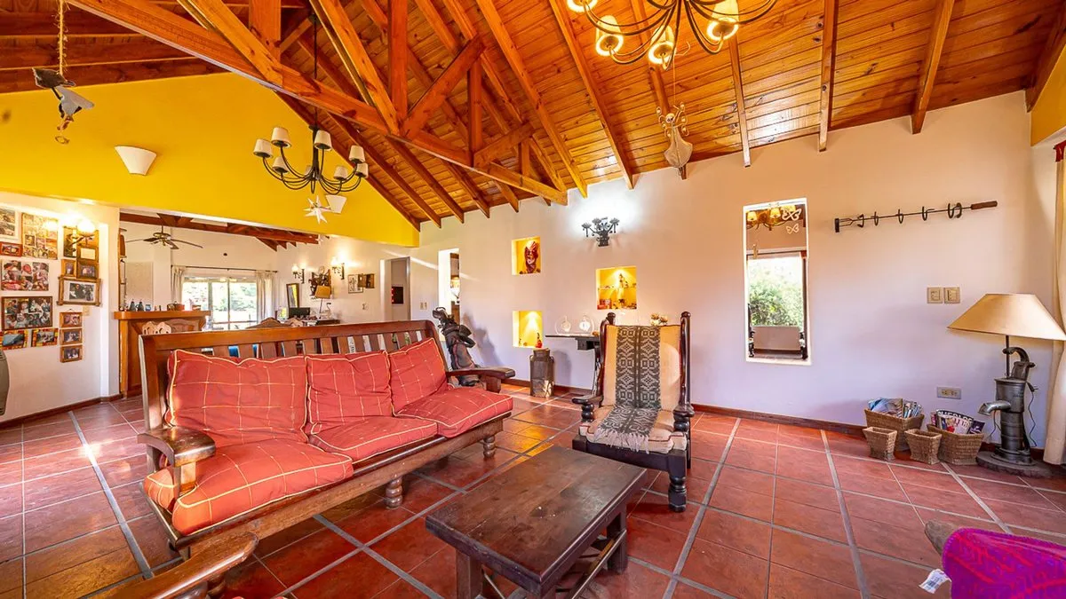 Alquiler Casa 4 Ambientes Barrio Las Perdices
