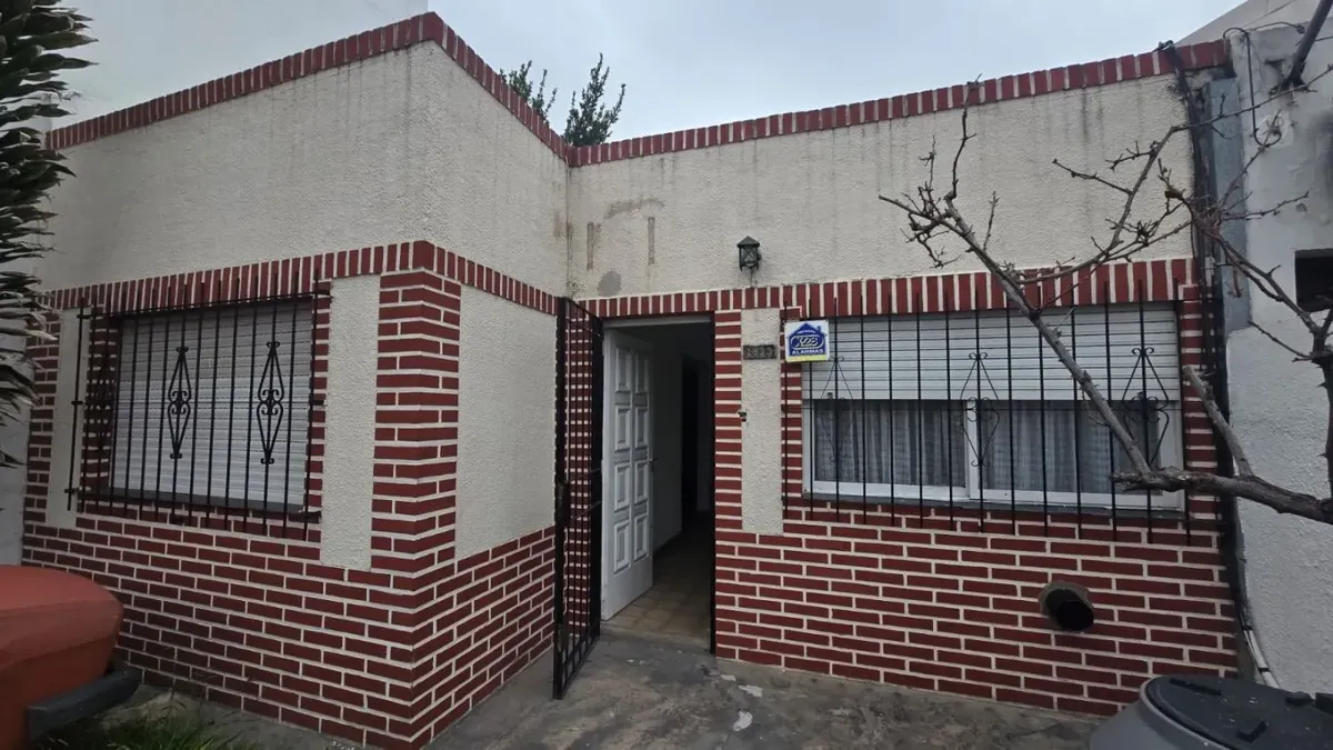 Alquiler De Casa En Isidro Casanova, Isidro Casanova