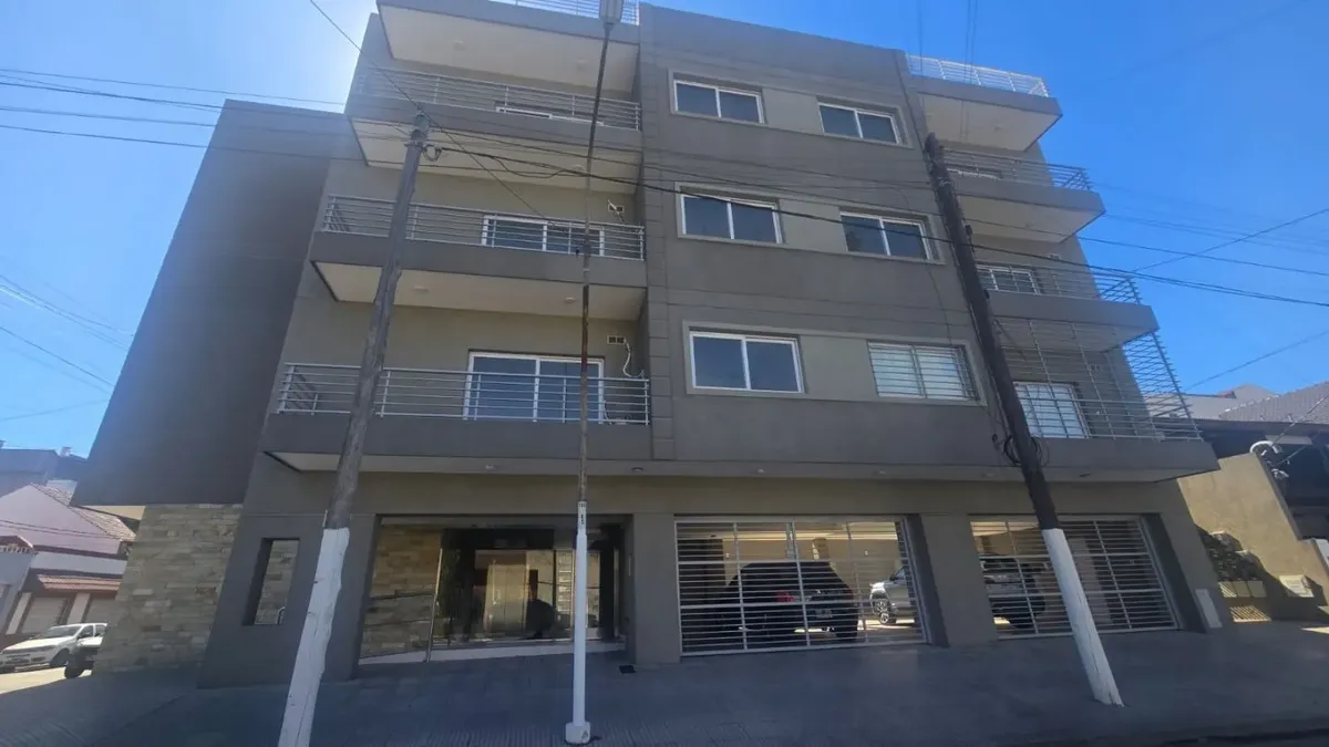 Alquiler De Departamento 3 Ambientes En San Justo,