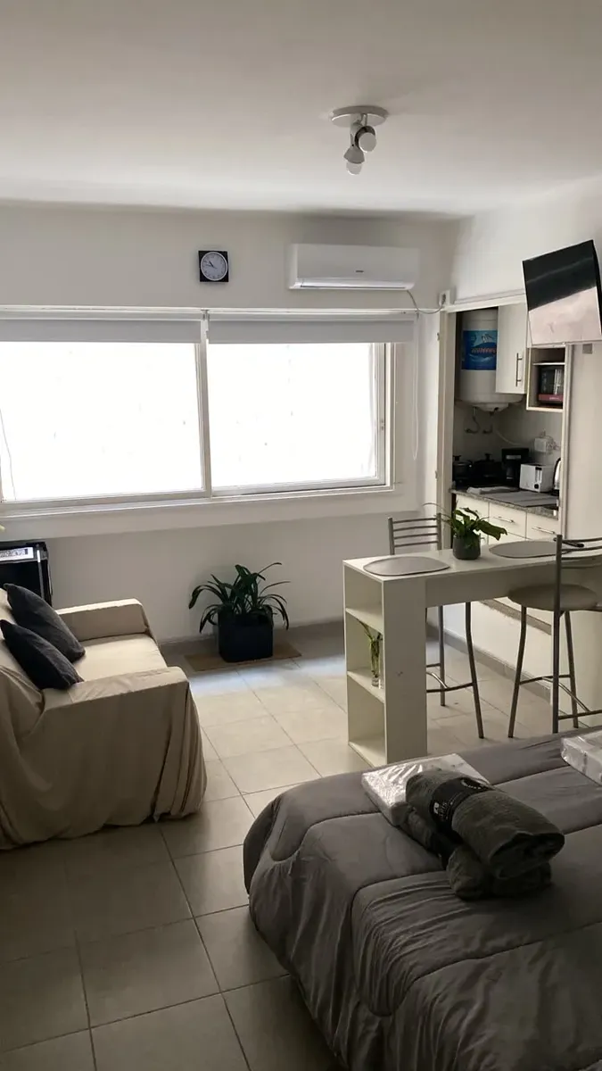 Excelente Ubicación, Monoambiente Unico Y Comodo !!!