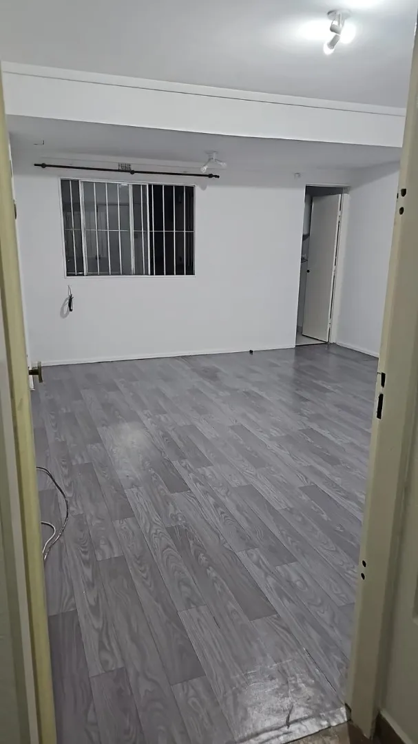1st-floor studio, no elevator