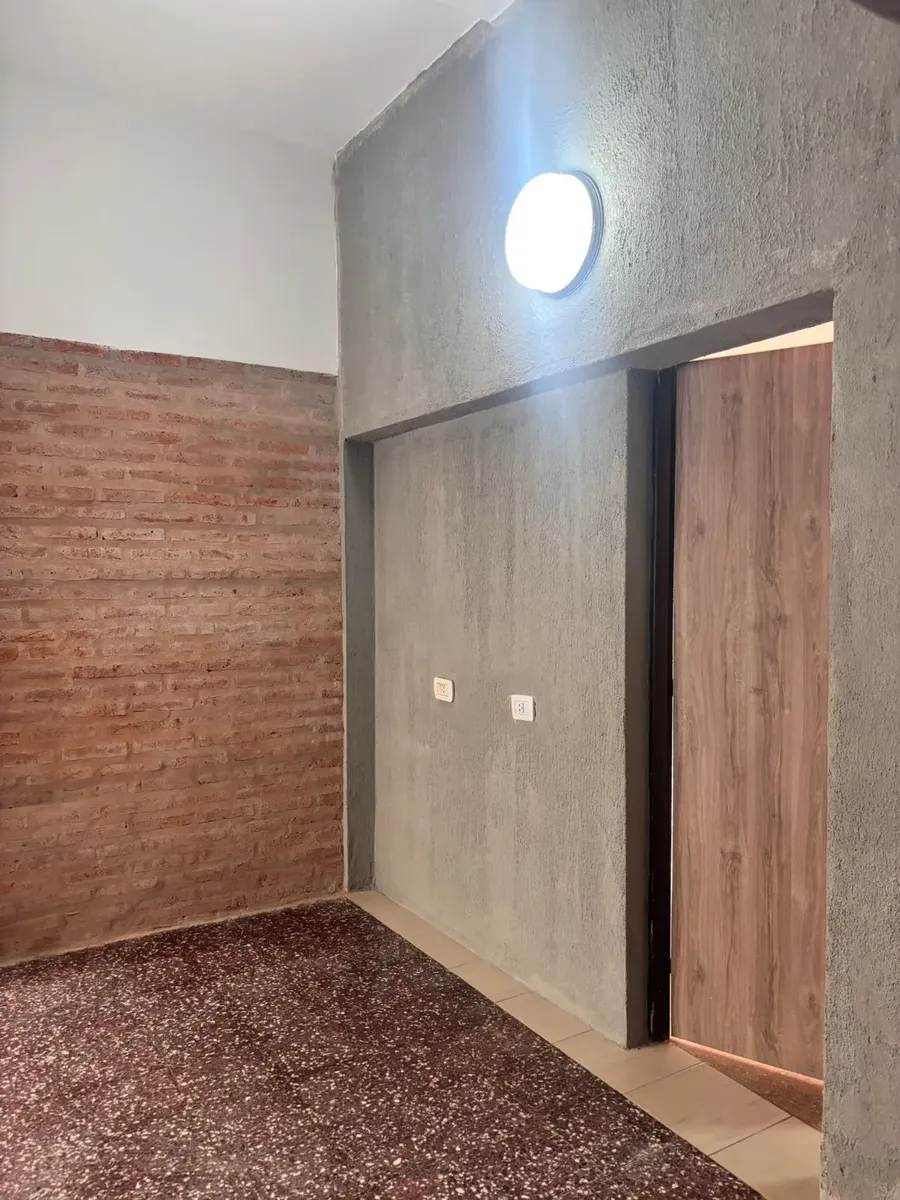 Pasillo PH, bathtub bathroom